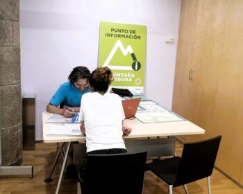 Refuerzo Montaña Segura en Oficina de Turismo de Jaca
